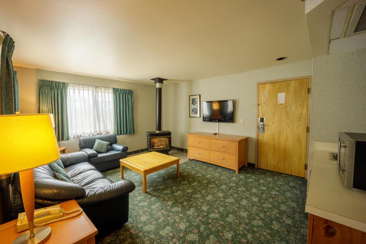 The Summit Inn Snoqualmie Pass ภายนอก รูปภาพ
