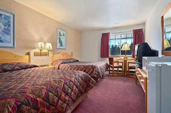 The Summit Inn Snoqualmie Pass ภายนอก รูปภาพ